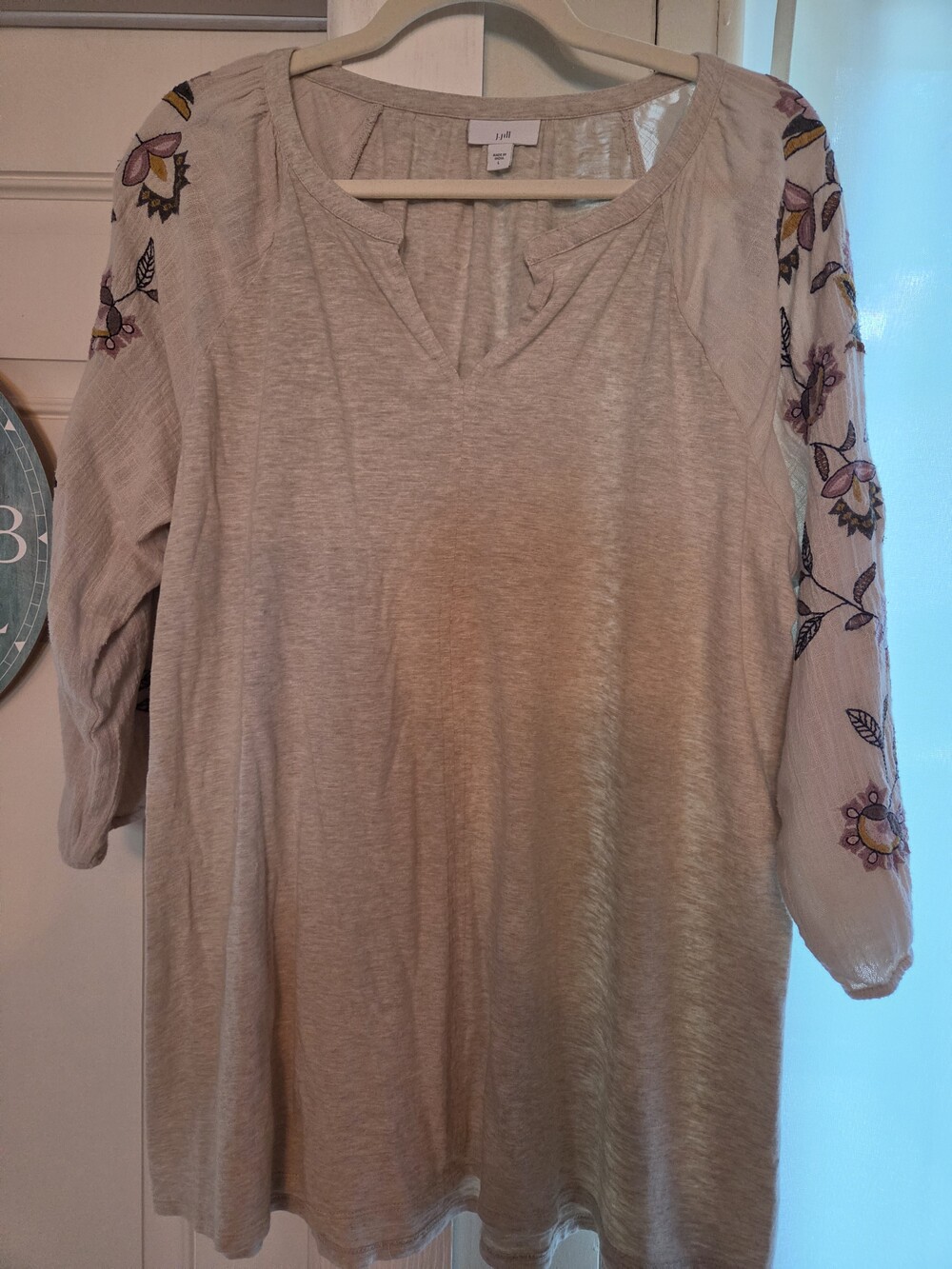 Jjill Floral Embroidered Split Neck Top Beige - Picture 5 of 6